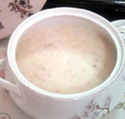 شوربة العدس بالصلصة البيضاء