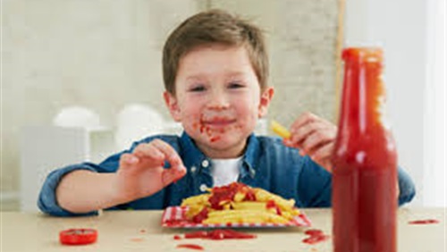 خطوات بسيطة تجذب طفلك لتناول جميع الأطعمة